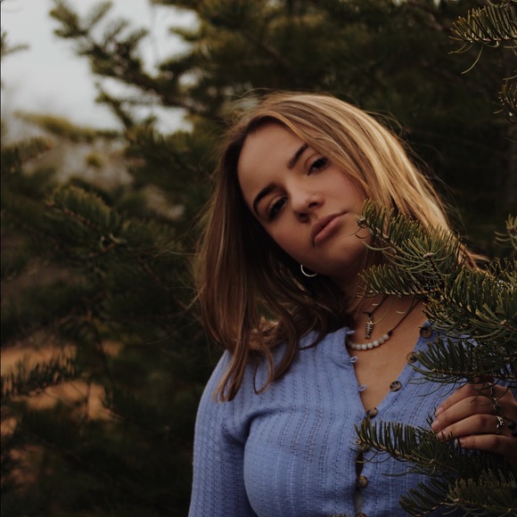 Meet your Posher, Ava - Picture 3 of 5